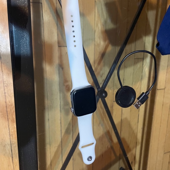 Smartwatch - Picture 2 of 2